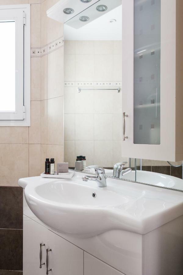 Delightful 1Bd Apartment In Plaka By Upstreet 아테네 외부 사진
